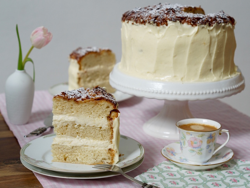 Bienenstich-Torte - Frau Stiller backt - Ein Häppchen Liebe - Blog-Geburtstag